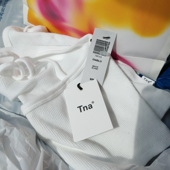 NWT TNA aritzia diablo tank white - Picture 5 of 9